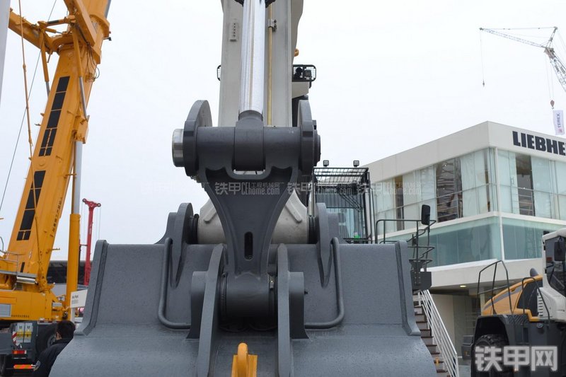 利勃海尔R984C Litronic挖掘机局部