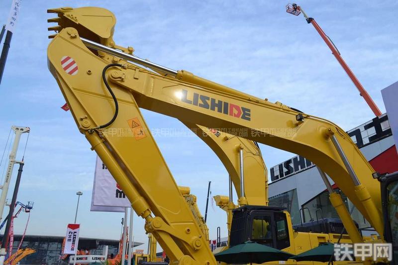 力士德SC270.8LC挖掘机局部