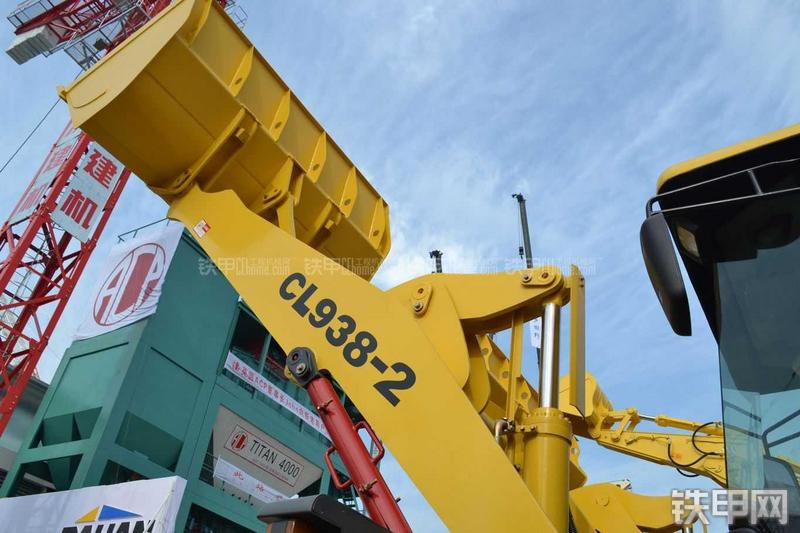 力士德CL938-2装载机局部