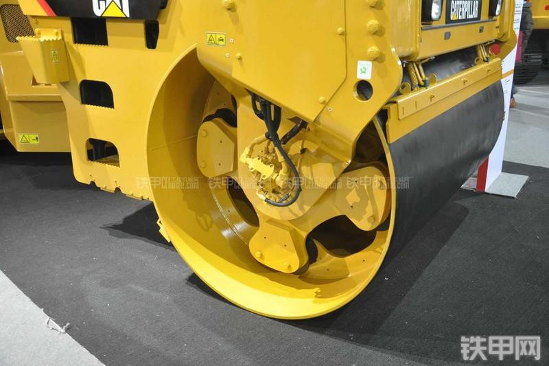 卡特彼勒CB564D压路机局部
