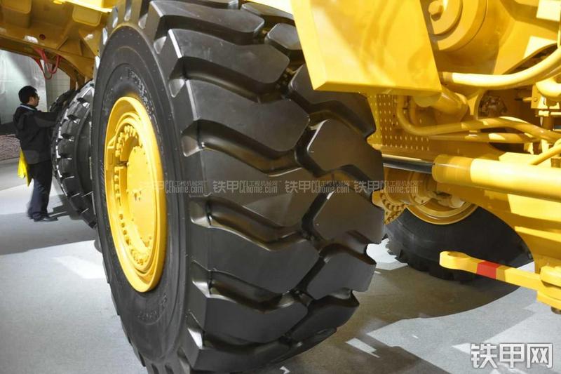 卡特彼勒988H装载机局部