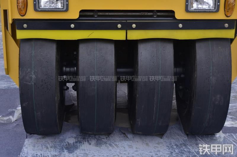 洛阳路通LTC203P压路机局部