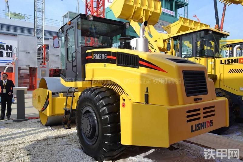 力士德RM208压路机整机外观