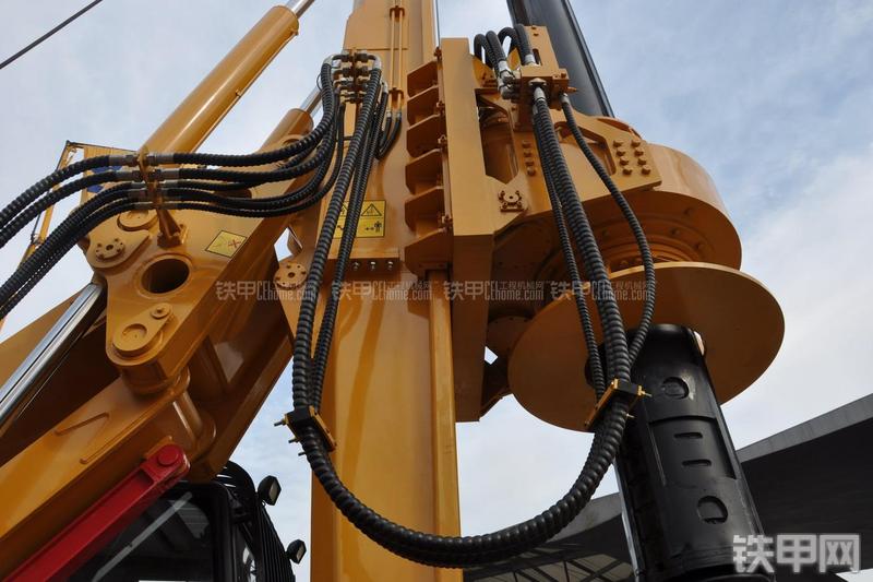 厦工XGR220旋挖钻局部