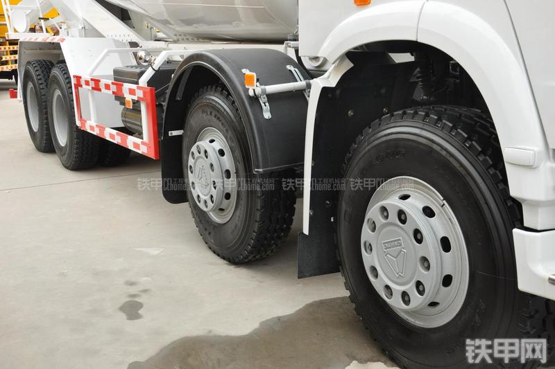 厦工XXG5311GJBHW搅拌运输车局部