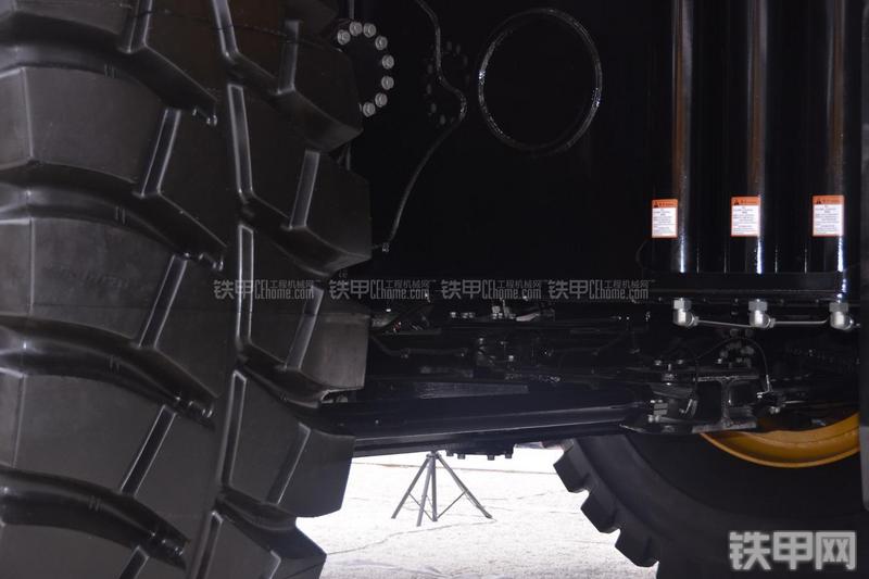 三一重工SET230非公路自卸车局部