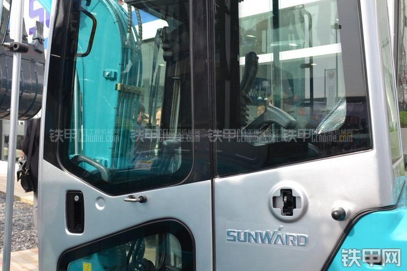 山河智能SWE40U挖掘机局部