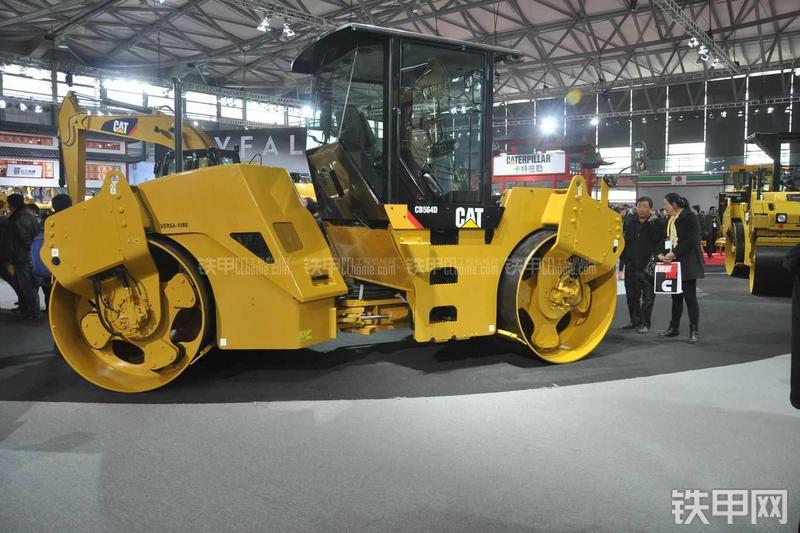 卡特彼勒CB564D压路机局部