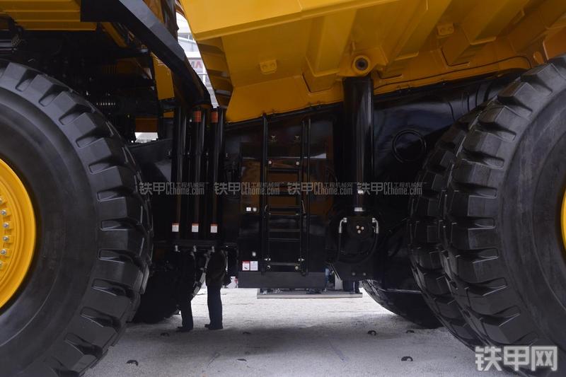 三一重工SET230非公路自卸车局部