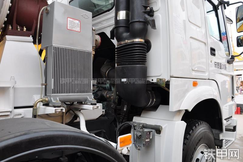 厦工XXG5311GJBHW搅拌运输车局部