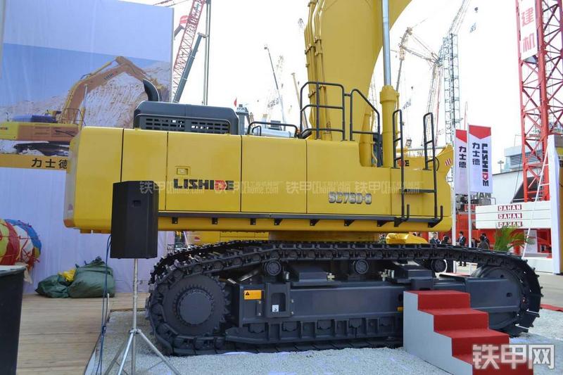 力士德SC760.8挖掘机局部