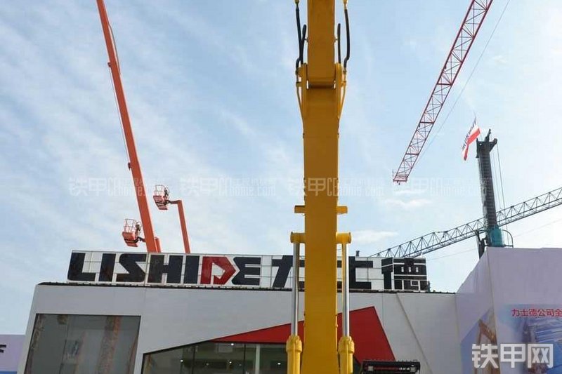 力士德SC760.8挖掘机整机外观