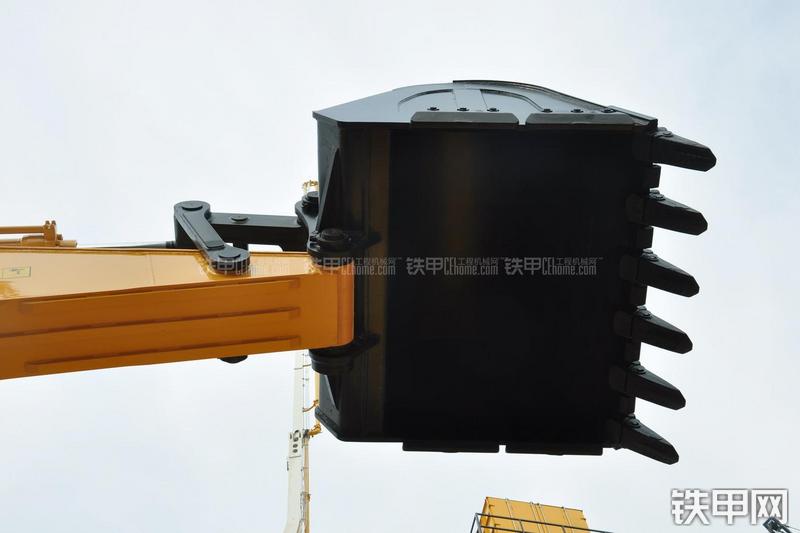 厦工XG848EL挖掘机局部