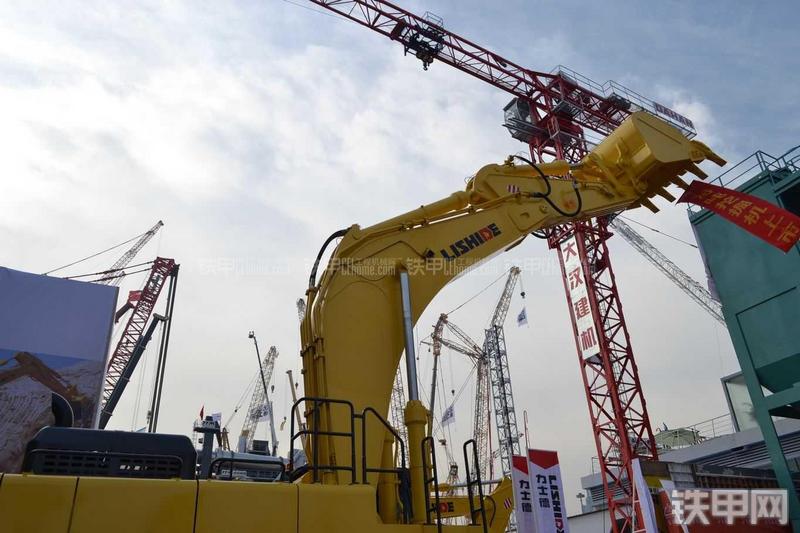 力士德SC760.8挖掘机局部