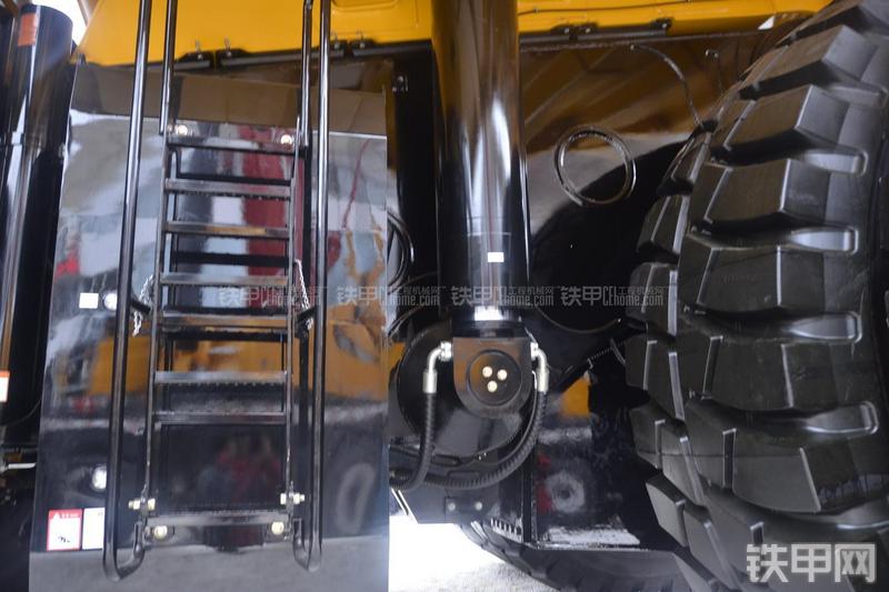 三一重工SET230非公路自卸车局部