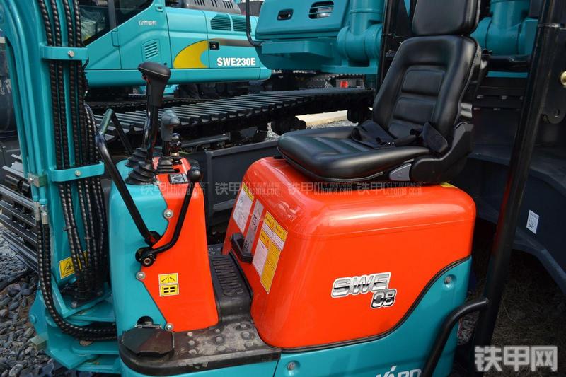 山河智能SWE08挖掘机局部