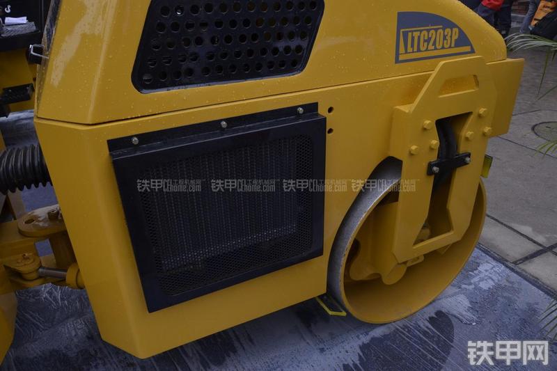 洛阳路通LTC203P压路机局部