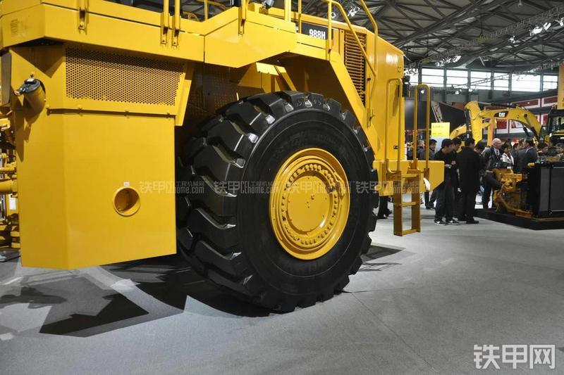 卡特彼勒988H装载机局部