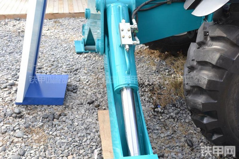 山河智能SWTH3514伸缩臂叉车局部