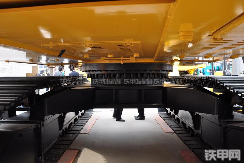 厦工XG848EL挖掘机局部