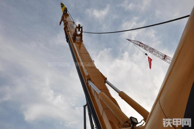 厦工XGR220旋挖钻局部