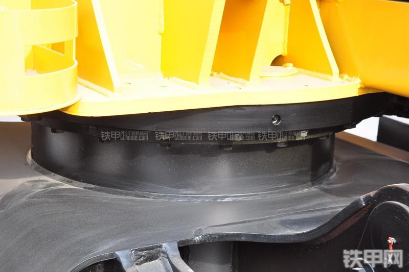 厦工XG809E挖掘机局部