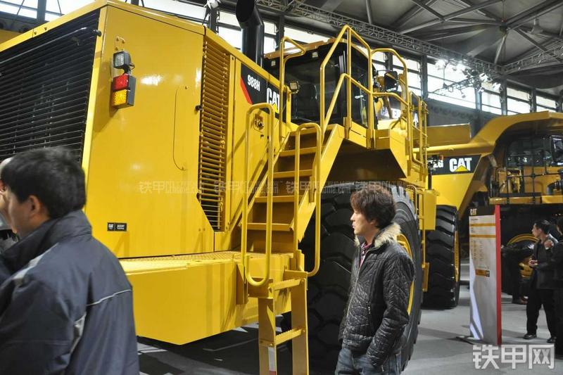 卡特彼勒988H装载机局部