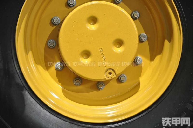 卡特彼勒CS76XT压路机局部