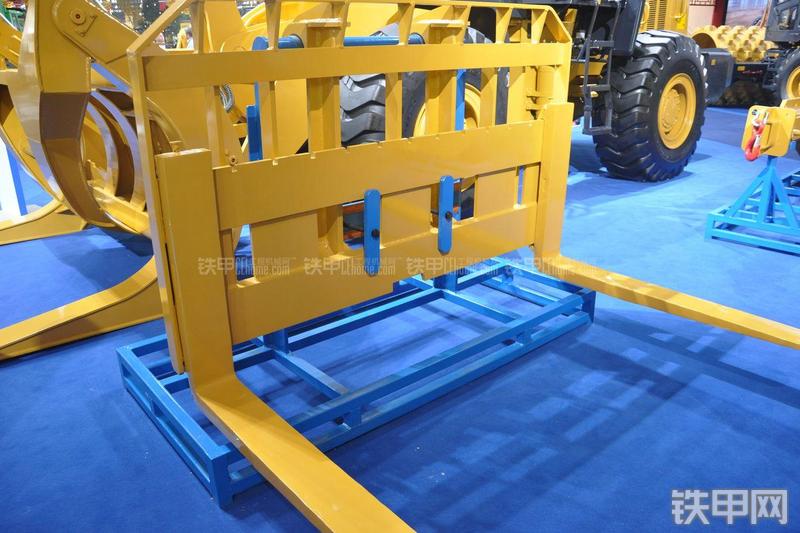 山工SEM650B装载机局部