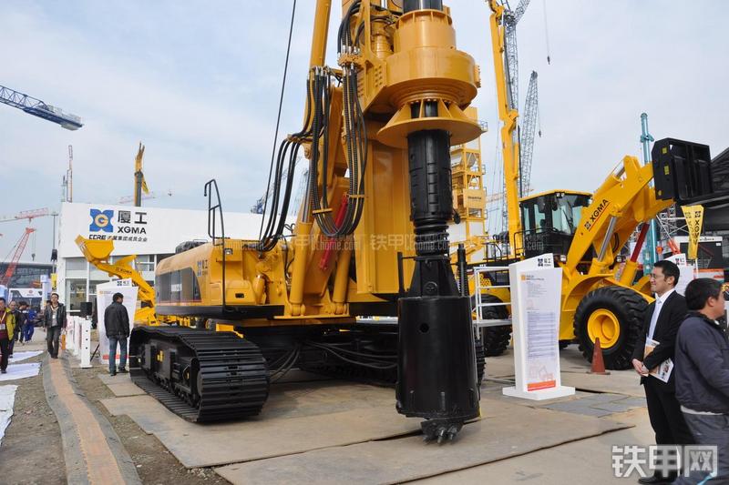 厦工XGR220旋挖钻局部