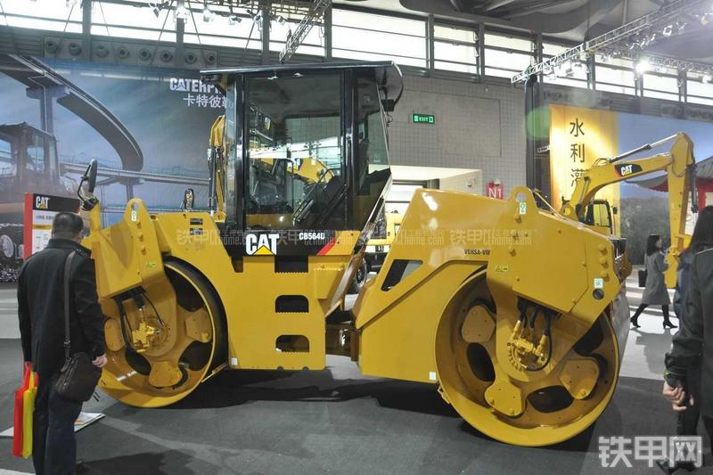 卡特彼勒CB564D压路机局部