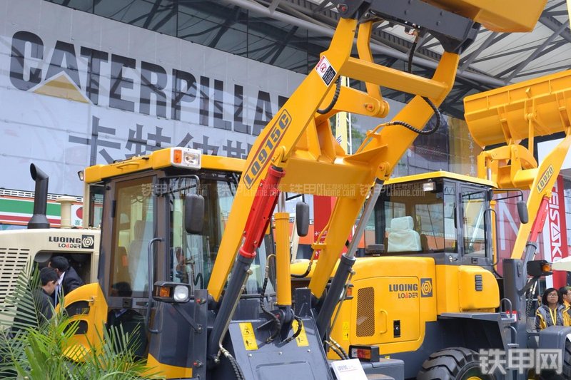 鲁青LQ915C装载机整机外观