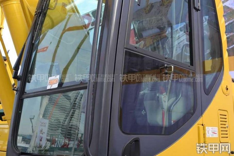 力士德SC270.8LC挖掘机局部