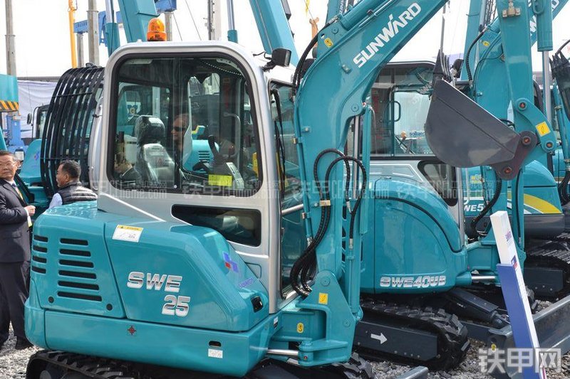 山河智能SWE25挖掘机局部