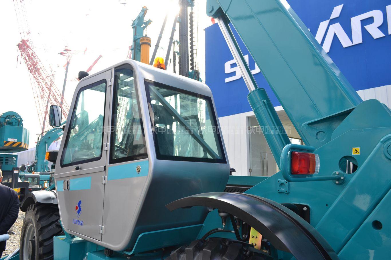 山河智能swth3514伸缩臂叉车