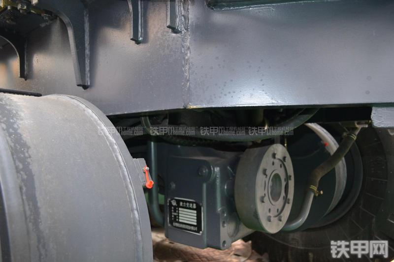 鲁青LQ220A平地机局部