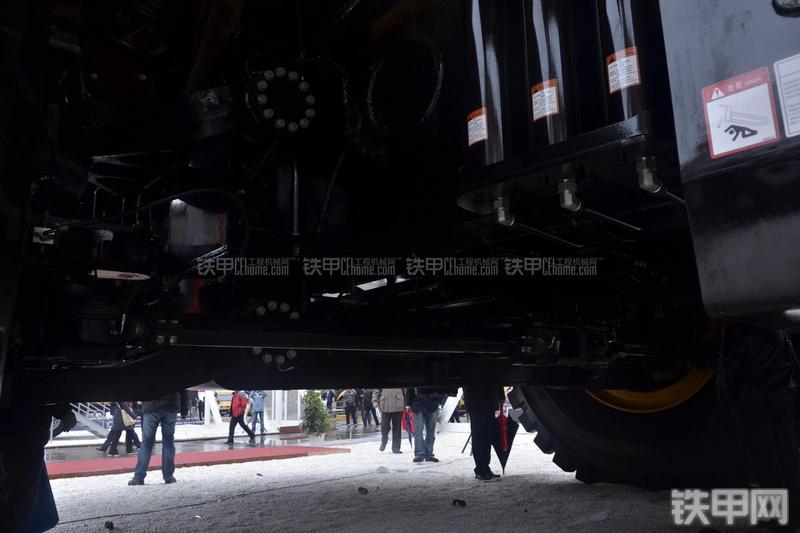 三一重工SET230非公路自卸车局部