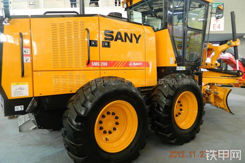 三一重工SMG200平地机整机外观