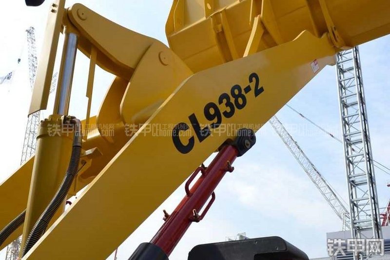 力士德CL938-2装载机局部