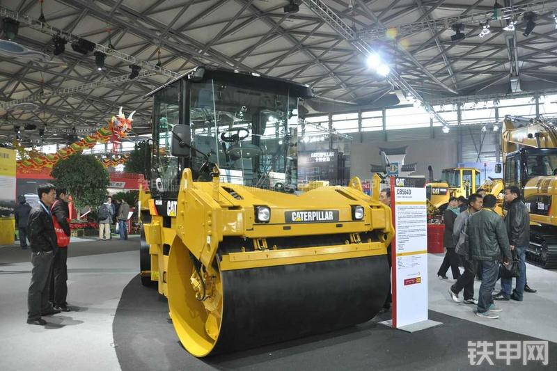 卡特彼勒CB564D压路机局部