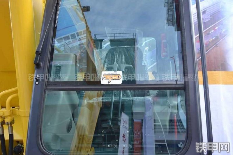 力士德SC270.8LC挖掘机局部