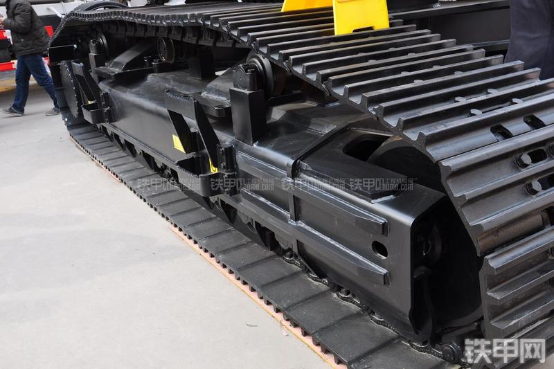 厦工XG848EL挖掘机局部