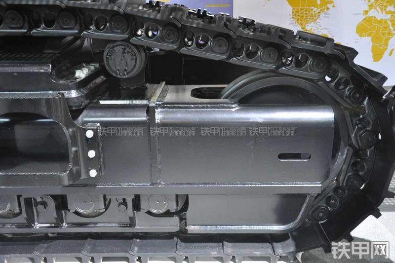 卡特彼勒390D液压挖掘机局部