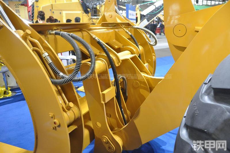 山工SEM650B装载机局部