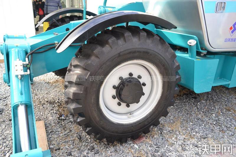 山河智能SWTH3514伸缩臂叉车局部