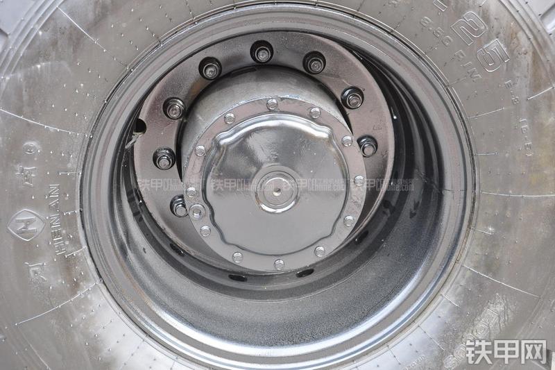 厦工XGQ3650G非公路自卸车局部