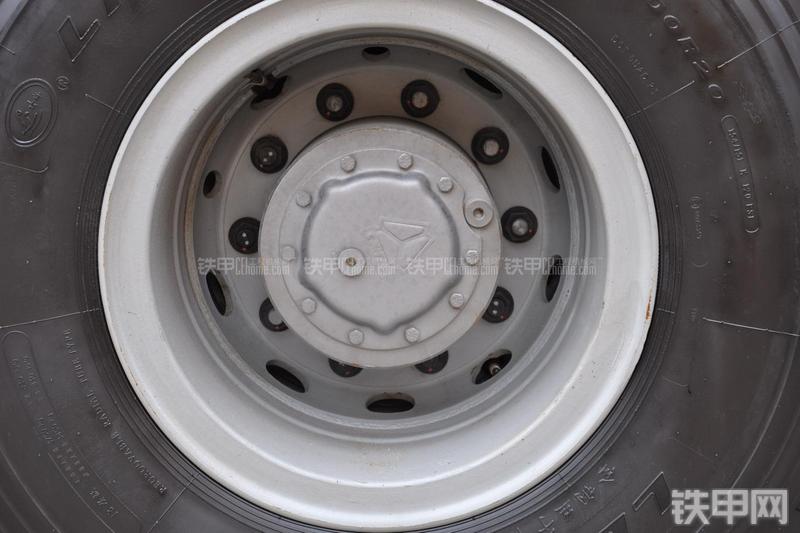 厦工XXG5311GJBHW搅拌运输车局部