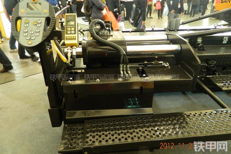 三一重工SMP165C沥青摊铺机局部