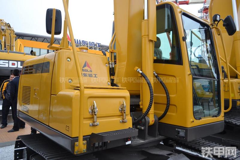 山东临工LG690E挖掘机局部