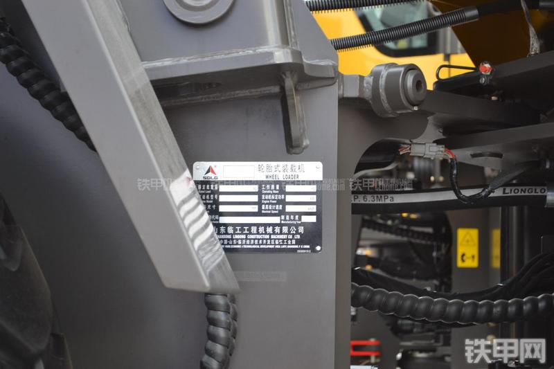 山东临工LG938L装载机局部